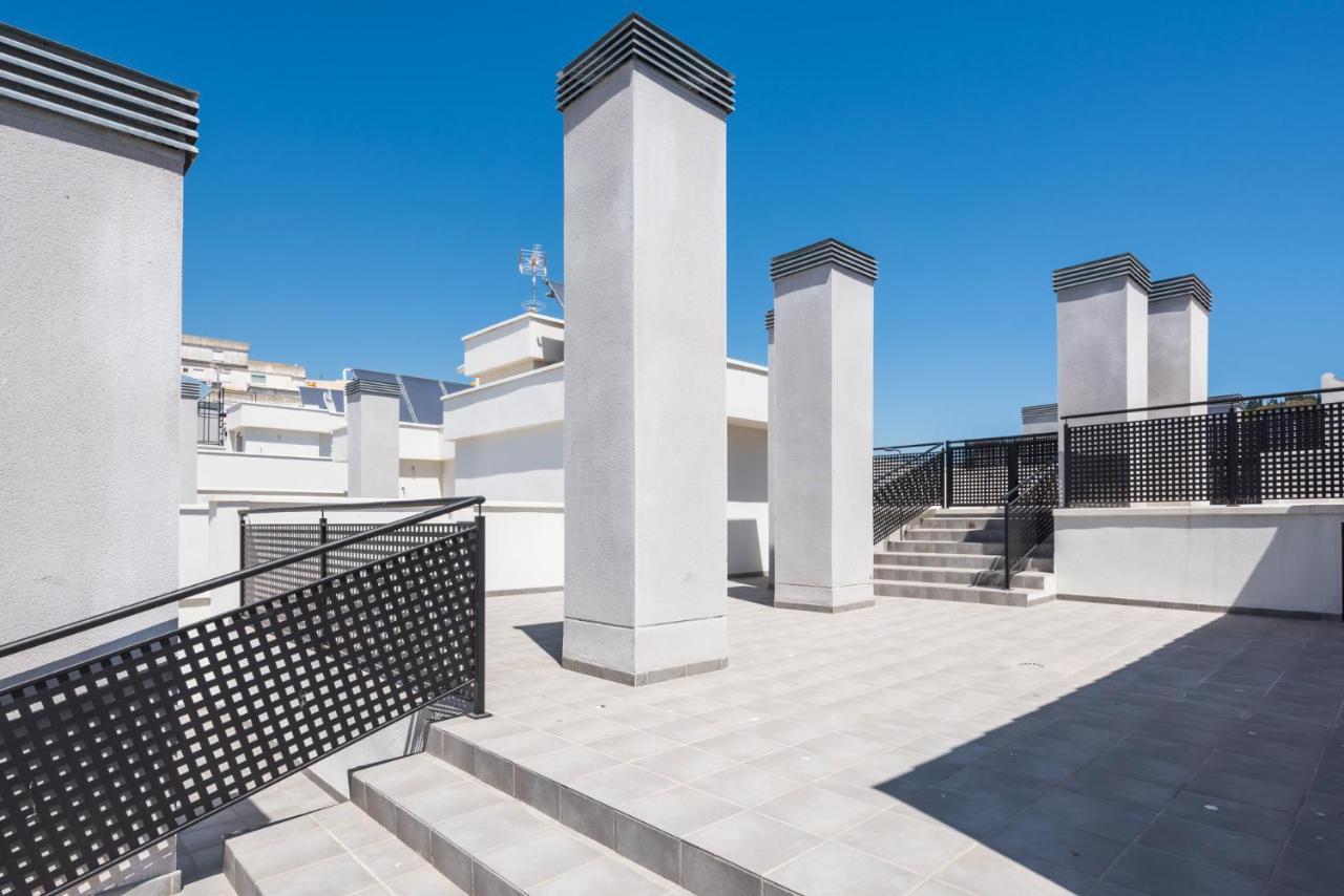 Atico Con Terraza Ac 1Hab En El Centro Y Piscina Comunitaria Apartment Malaga Exterior photo