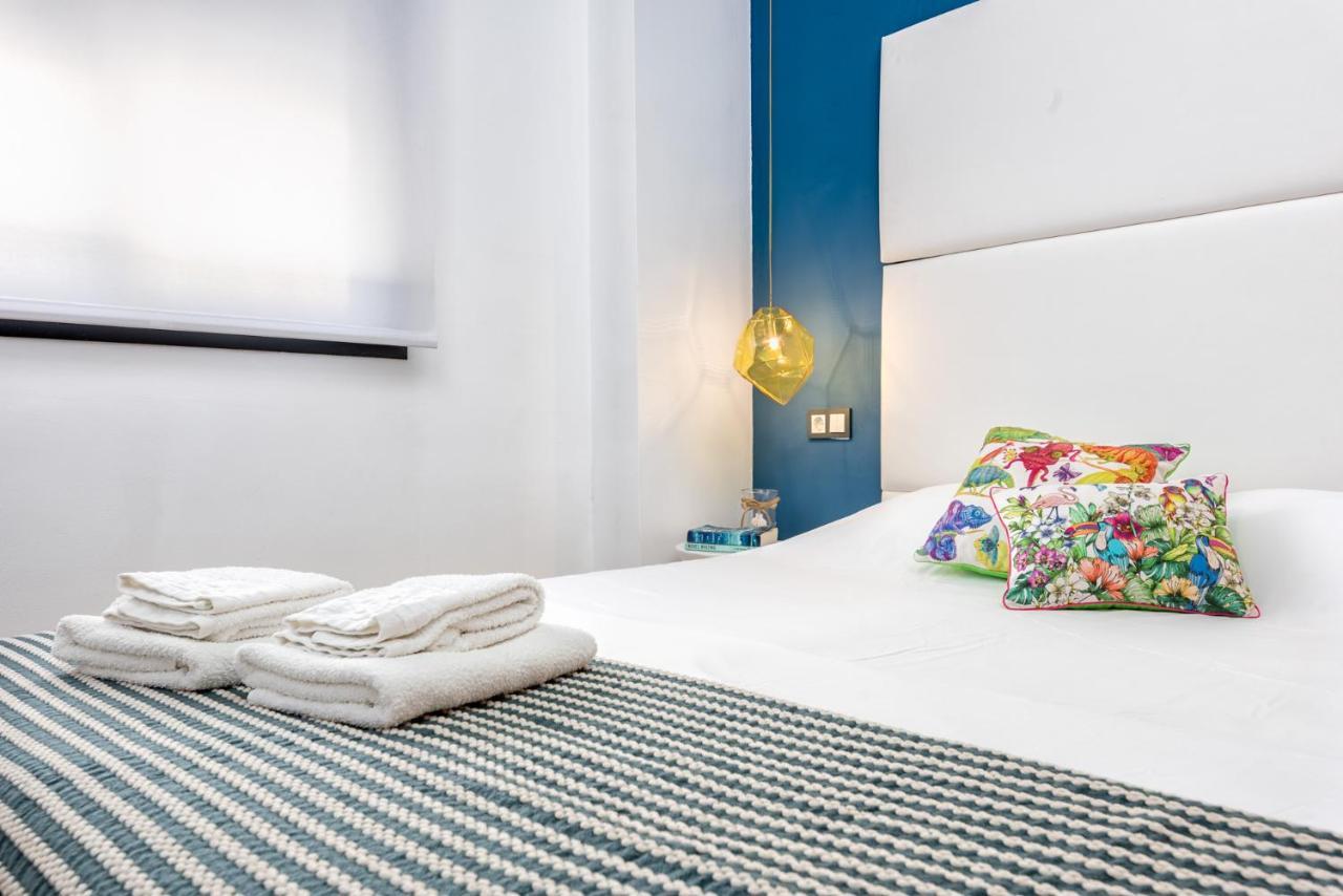 Atico Con Terraza Ac 1Hab En El Centro Y Piscina Comunitaria Apartment Malaga Exterior photo